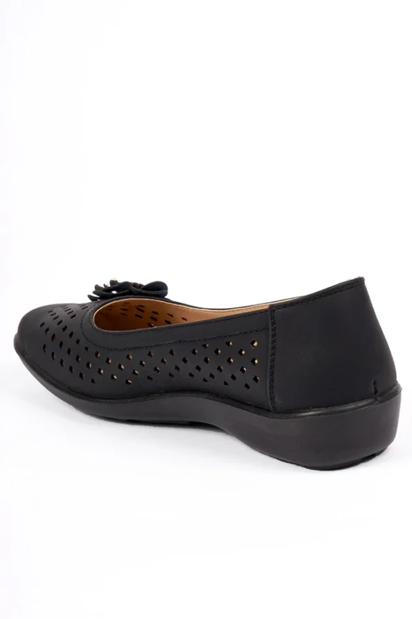 The Sascha summer shoe is injected with memory foam in line with our Dr Lightfoot range to create comfortable wide fit shoes for your customers. Our brand trusted brand Dr Lightfoot© ﻿will be the perfect addition to your shop front. Our Womens Comfort Orthopedic shoes are specially-designed footwear to relieve discomfort associated with many foot and ankle disorders, such as blisters, bunions, calluses and corns, hammer toes, plantar fasciitis, or heel spurs