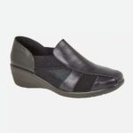 Exclusive to the Shoe Tree Comfort collection. Geraldine is a ladies twin gusset comfort shoe with contrasting panels.